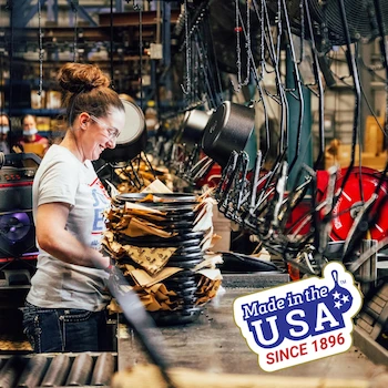 Imagen 2 de Lodge Logic LPP3 - Prensa de Panini Cuadrada Acanalada de Hierro Fundido, Color Negro, Tamaño 21 cm, Altura 3.8 cm