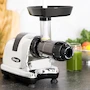Miniatura de Omega J8006HDC Máquina exprimidora de prensa fría, extractor de jugo de verduras y frutas, exprimidor de masticado lento, 200 W, cromo