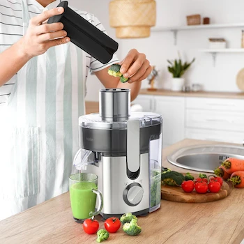 Imagen 5 de Hukën x MasterChef Extractor de Jugos Fresh+ en Acero Inoxidable, Modelo Fresh+, Serie Fresh+, Capacidad de Recolector de Pulpa 600 ml, Tubo de 60 mm, Dimensiones 17 x 20.5 x 27 cm, Peso 1.7 kg
