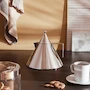 Miniatura de Alessi Il Conico 90017 - Hervidor de Agua con Asa, Acero Inoxidable 18/10 Pulido Espejo, Capacidad 2 Litros, Diseño Aldo Rossi