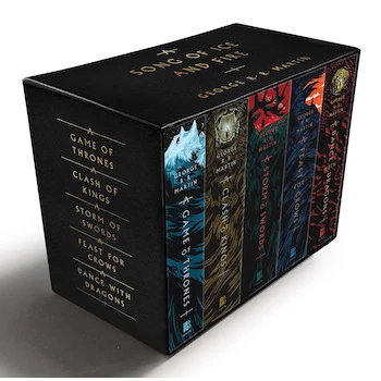 Imagen 5 de George R. R. Martin's A Game of Thrones 5-Book Boxed Set (A Song of Ice and Fire Series): A Game of Thrones, A Clash of Kings, A Storm of Swords, A Feast for Crows, and A Dance with Dragons