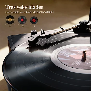 Imagen 4 de Tocadiscos De Vinilo Negro Retro Portátil En Diseño De Maleta Marca VINILOS Modelo Vinylos Dimensiones 13.9 x 10.05 x 4.55 Pulgadas Peso 6.42 Libras Material Plástico