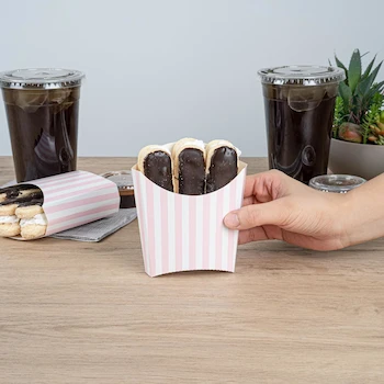 Imagen 5 de Restaurantware Bio Tek B0CMD6L85D - Taza de Freír Francesa de Papel Rosa y Blanco, 4.5 x 3.2 x 3.9 Pulgadas (11.51 x 8.2 x 9.8 cm), Capacidad 3 Onzas, Tamaño Mediano, 100 Tazas Desechables, Soporte para Patatas Fritas