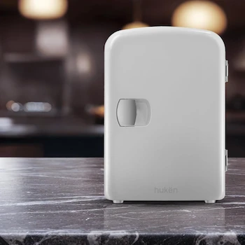 Imagen 2 de Hukën Mini Refrigerador Portátil Compacto Skin-Care Blanco, Modelo HU-F-4WHITE, Línea Frigobar, Capacidad 4L, Dimensiones 18.5 cm ancho x 24.5 cm profundidad x 26 cm alto
