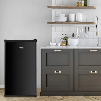Imagen 2 de TCL TSD44B Refrigerador 4.4 Pies Cúbicos (124 Litros) Compacto con Congelador Interno, Negro