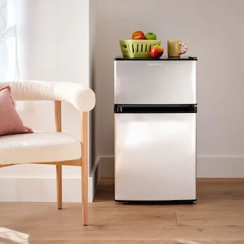 Imagen 2 de Cuisinart Mini Refrigerador CCF-31ES Frigobar Compacto Silver Refrigerador Pequeño con Congelador de Acero Inoxidable 86 Litros